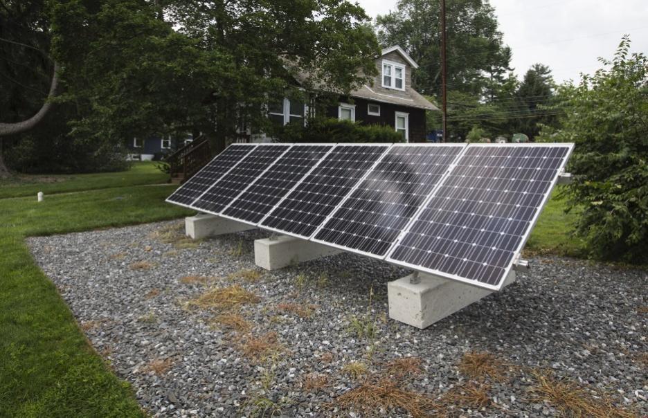 Sistema de montaje solar en trípode